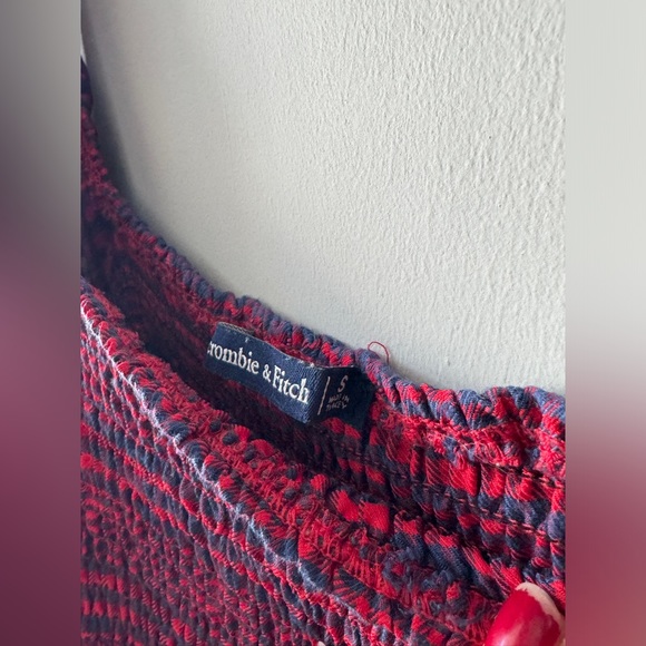 Abercrombie top - S - Picture 2 of 2